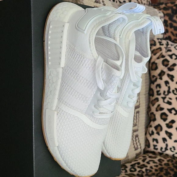 Adidas - Picture 3 of 7